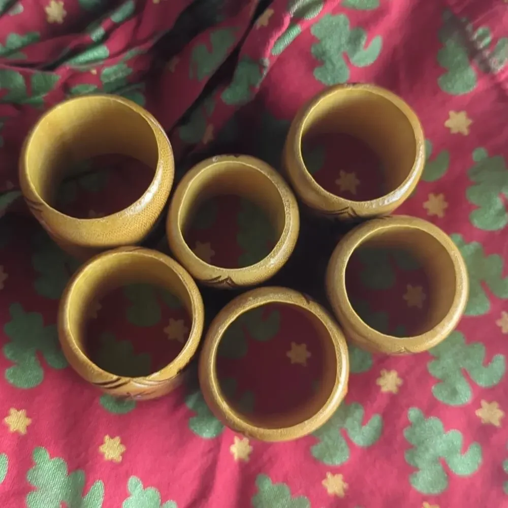 Kim Seybert Napkins Set of 6 Vintage Carved Napkin Rings Basket Liner Woodland